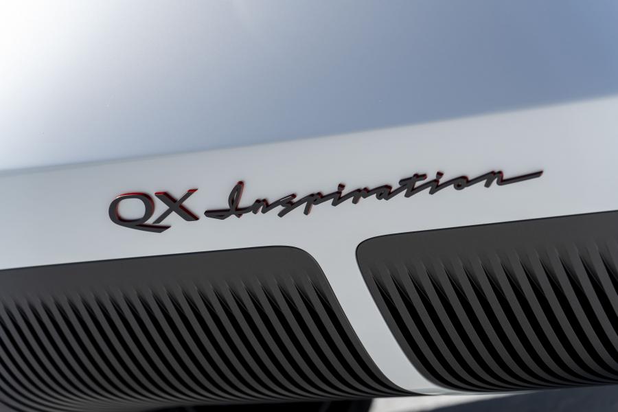 Логотип Infiniti QX Inspiration 2019 года  (фото 22 из 159)